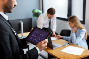 Software control de gestión versus Excel - By pikisuperstar on Freepik.